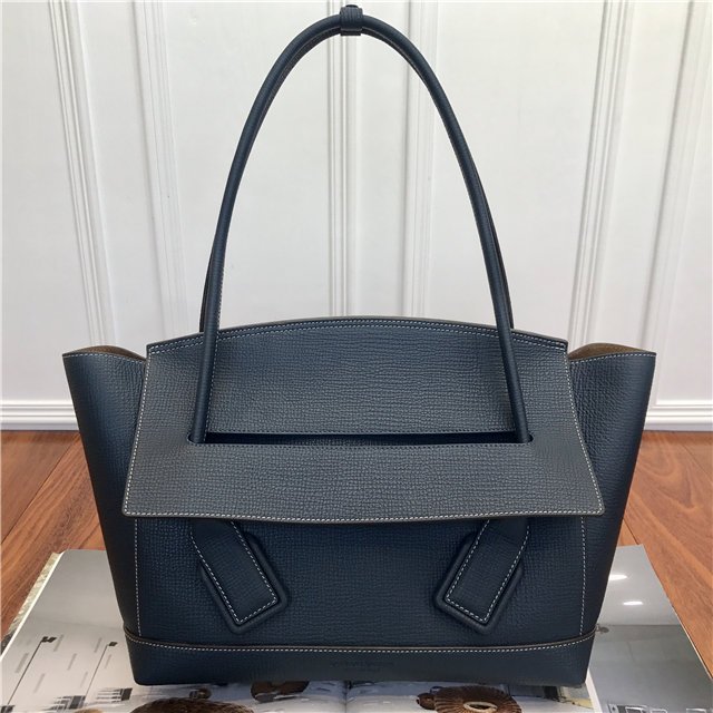 Bottega Veneta Arco 48 Bag Grainy Calfskin Black